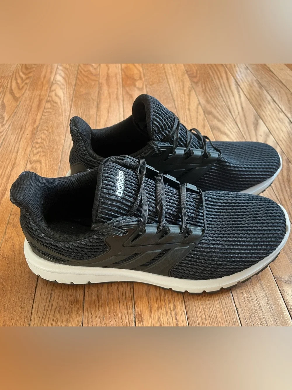 Men’s Adidas Ultimashow running shoes